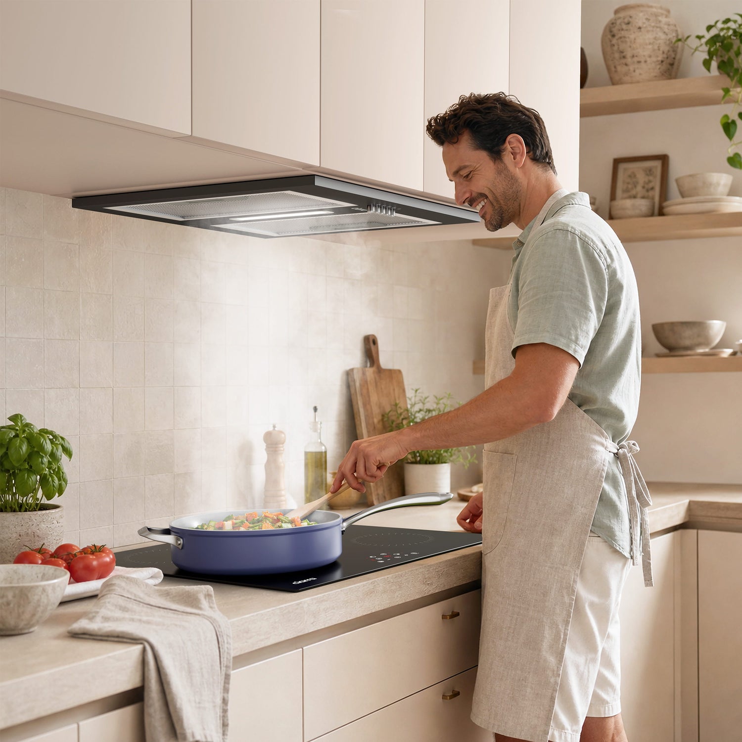 CBCB5937A-OW CIARRA campana instalada bajo mueble cocina real